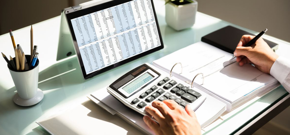 The Difference Between a Bookkeeper and an Accountant
